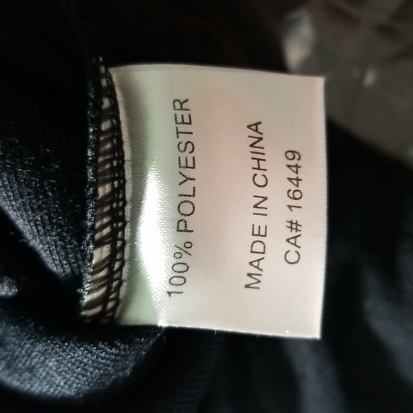 La Madona Black Polyester Knit Top With Ornate V-neck Collar - Picture 6 of 7